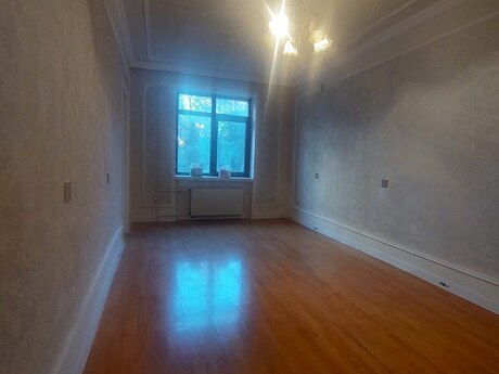 3 otaqlı köhnə tikili - Əhmədli m. - 85 m²
