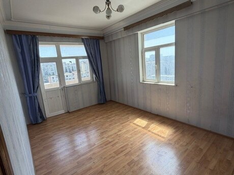 3 otaqlı köhnə tikili - Neftçilər m. - 112 m²