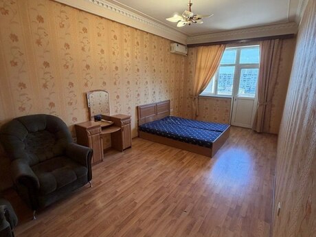 3 otaqlı köhnə tikili - Neftçilər m. - 112 m²
