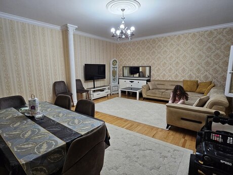 5 otaqlı köhnə tikili - Azadlıq Prospekti m. - 130 m²