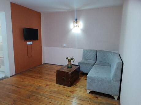 2 otaqlı həyət evi/bağ evi - M.Ə.Rəsulzadə q. - 50 m²