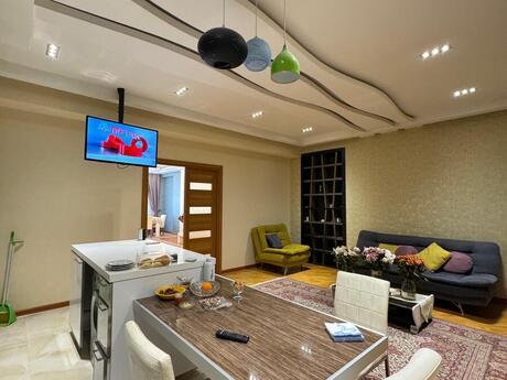4 otaqlı yeni tikili - Memar Əcəmi m. - 160 m²