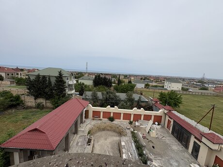 8 otaqlı həyət evi/bağ evi - Görədil q. - 900 m²