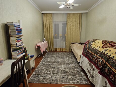 4 otaqlı köhnə tikili - Azadlıq Prospekti m. - 110 m²