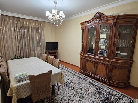 4 otaqlı köhnə tikili - Azadlıq Prospekti m. - 110 m²