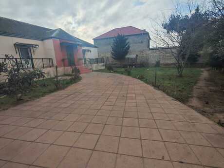 4 otaqlı həyət evi/bağ evi - Novxanı q. - 140 m²