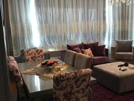 4 otaqlı həyət evi/bağ evi - Novxanı q. - 140 m²