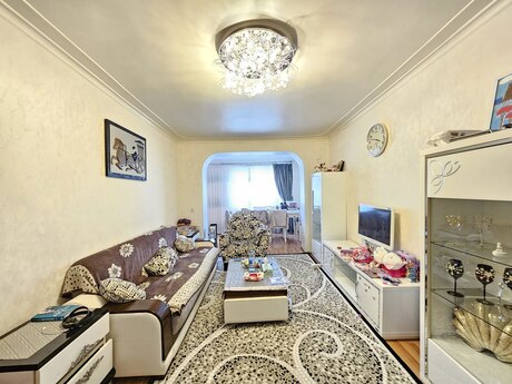2 otaqlı köhnə tikili - Elmlər Akademiyası m. - 50 m²