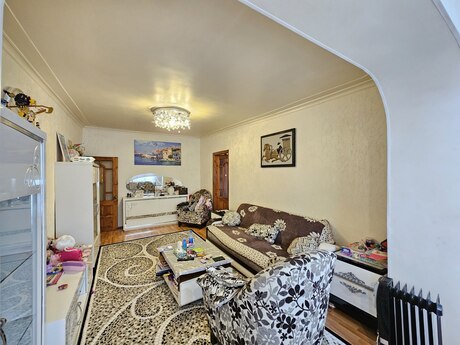 2 otaqlı köhnə tikili - Elmlər Akademiyası m. - 50 m²