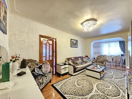 2 otaqlı köhnə tikili - Elmlər Akademiyası m. - 50 m²