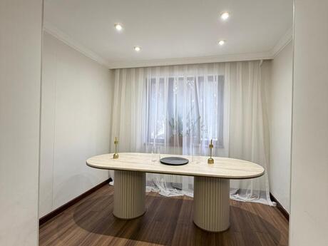 3 otaqlı köhnə tikili - Bakıxanov q. - 80 m²