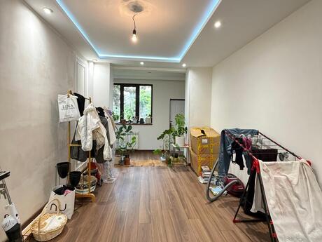 3 otaqlı köhnə tikili - Bakıxanov q. - 80 m²