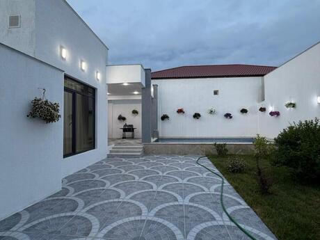 4 otaqlı həyət evi/bağ evi - Şüvəlan q. - 150 m²