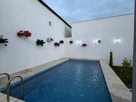 4 otaqlı həyət evi/bağ evi - Şüvəlan q. - 150 m²