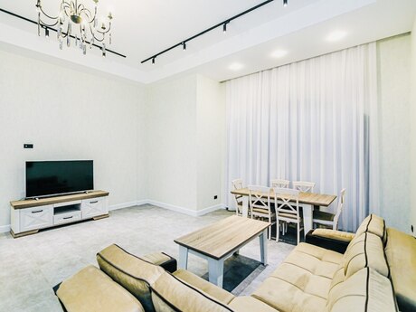 4-комн. новостройка - м. Сахил - 171 м²