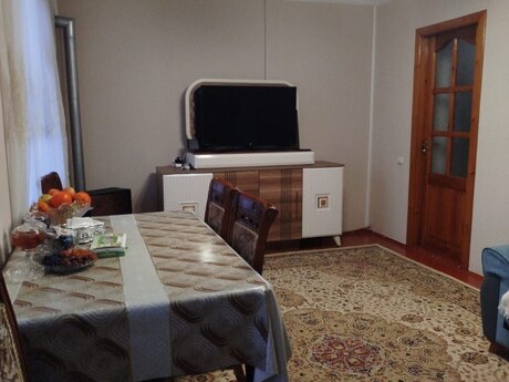 2 otaqlı köhnə tikili - Elmlər Akademiyası m. - 45 m²