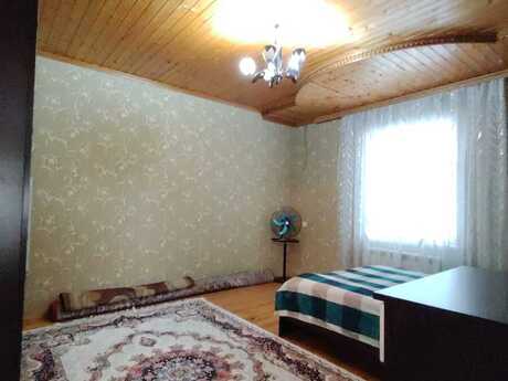 9 otaqlı həyət evi/bağ evi - Binə q. - 450 m²