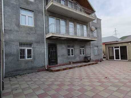 9 otaqlı həyət evi/bağ evi - Binə q. - 450 m²
