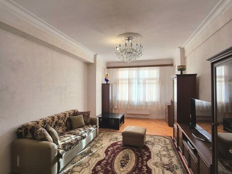 3-комн. новостройка - м. Ахмедлы - 140 м²