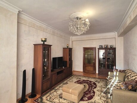 3-комн. новостройка - м. Ахмедлы - 140 м²