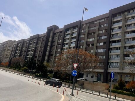 3-комн. вторичка - м. Элмляр Академиясы - 75 м²