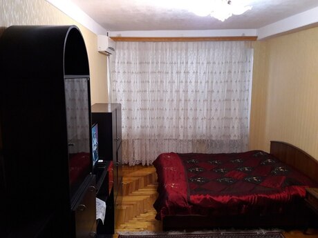 1 otaqlı köhnə tikili - 28 May m. - 40 m²