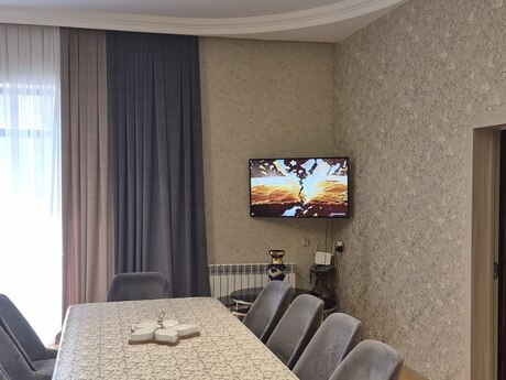 7 otaqlı həyət evi/bağ evi - Yeni Yasamal q. - 290 m²