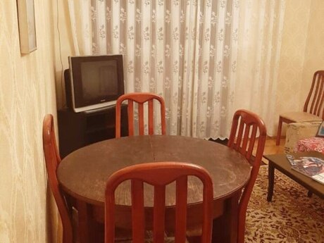 2 otaqlı köhnə tikili - İnşaatçılar m. - 50 m²