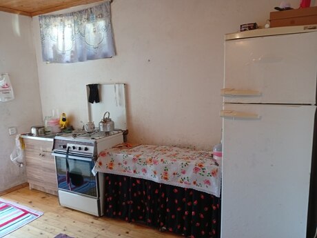 1 otaqlı həyət evi/bağ evi - Balaxanı q. - 30 m²