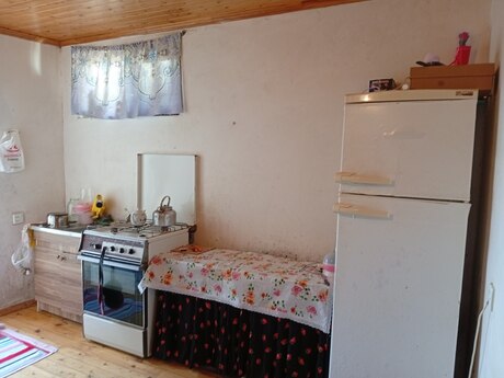 1 otaqlı həyət evi/bağ evi - Balaxanı q. - 30 m²