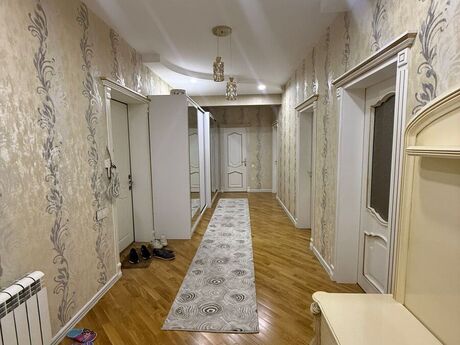 3-комн. новостройка - м. Ази Асланов - 140 м²