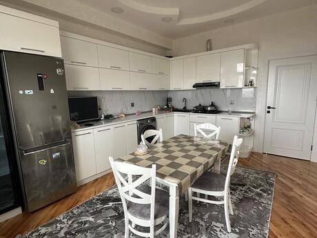 3 otaqlı yeni tikili - Neftçilər m. - 146 m²