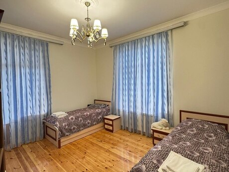 4 otaqlı yeni tikili - Quba - 600 m²