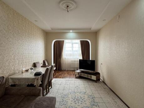 4 otaqlı köhnə tikili - Bakıxanov q. - 98 m²