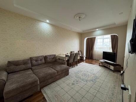 4 otaqlı köhnə tikili - Bakıxanov q. - 98 m²