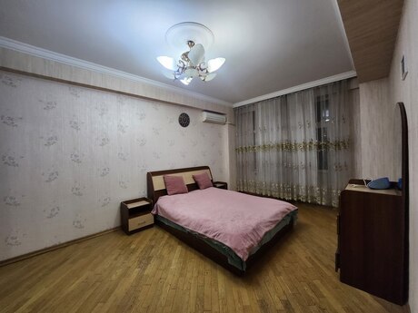Kirayə 4 otaqlı mənzil, 200 m², Şah İsmayıl Xətai: 200 ₼/ay 4
