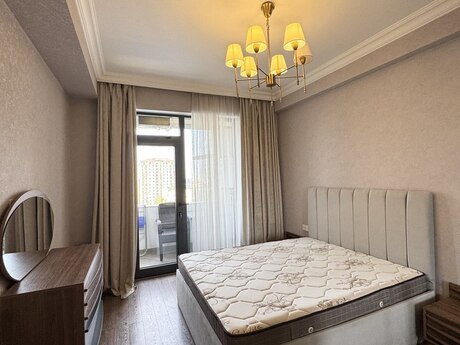 2 otaqlı yeni tikili - 8 Noyabr m. - 70 m²