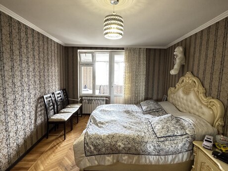 3 otaqlı köhnə tikili - Elmlər Akademiyası m. - 65 m²