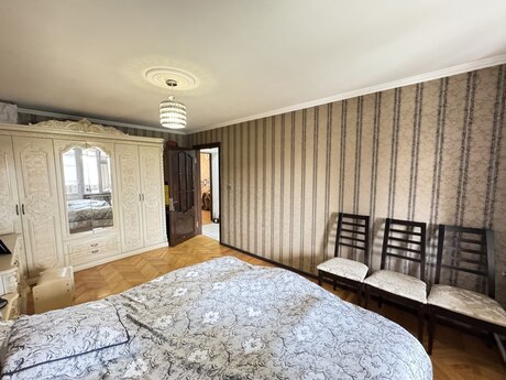 3 otaqlı köhnə tikili - Elmlər Akademiyası m. - 65 m²