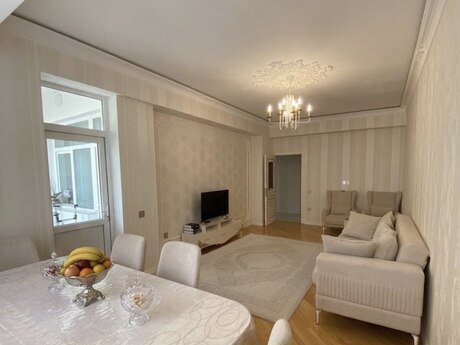 3-комн. новостройка - м. Иншаатчылар - 110 м²