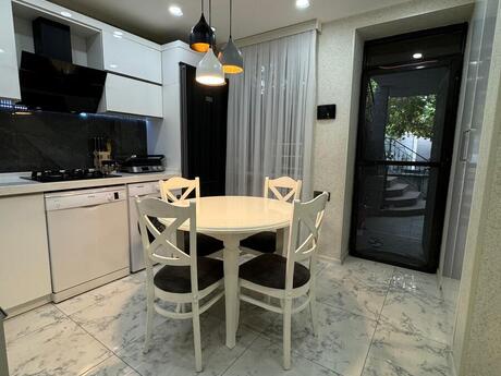 5-комн. дом/дача - м. Ахмедлы - 150 м²