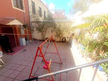 5 otaqlı həyət evi/bağ evi - Əhmədli m. - 200 m²