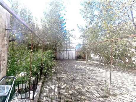 5 otaqlı həyət evi/bağ evi - Əhmədli m. - 200 m²