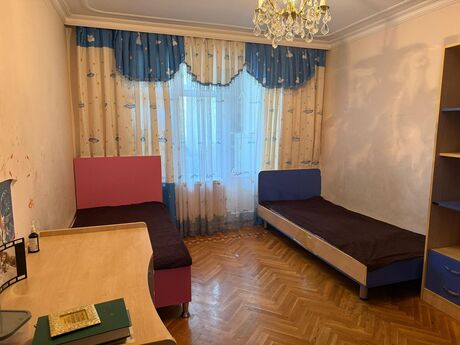 3 otaqlı köhnə tikili - Neftçilər m. - 70 m²