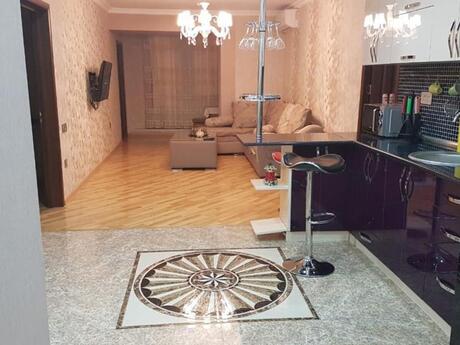 4 otaqlı köhnə tikili - Gənclik m. - 103 m²