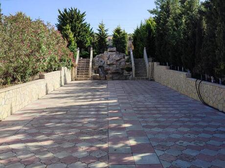 4 otaqlı həyət evi/bağ evi - Novxanı q. - 150 m²