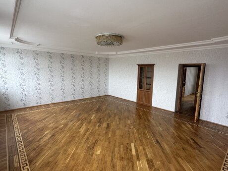 5 otaqlı köhnə tikili - Lökbatan q. - 91 m²