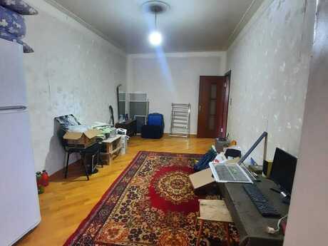 3 otaqlı köhnə tikili - Köhnə Günəşli q. - 80 m²
