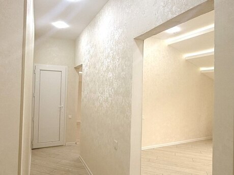 3 otaqlı yeni tikili - Bakıxanov q. - 75 m²