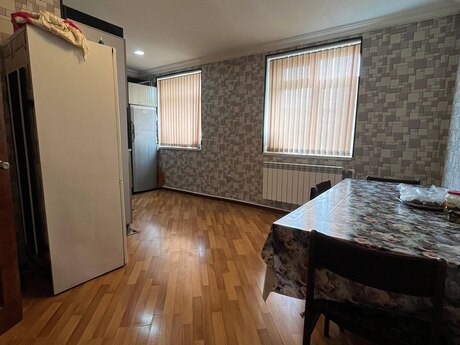 3 otaqlı köhnə tikili - Həzi Aslanov q. - 100 m²